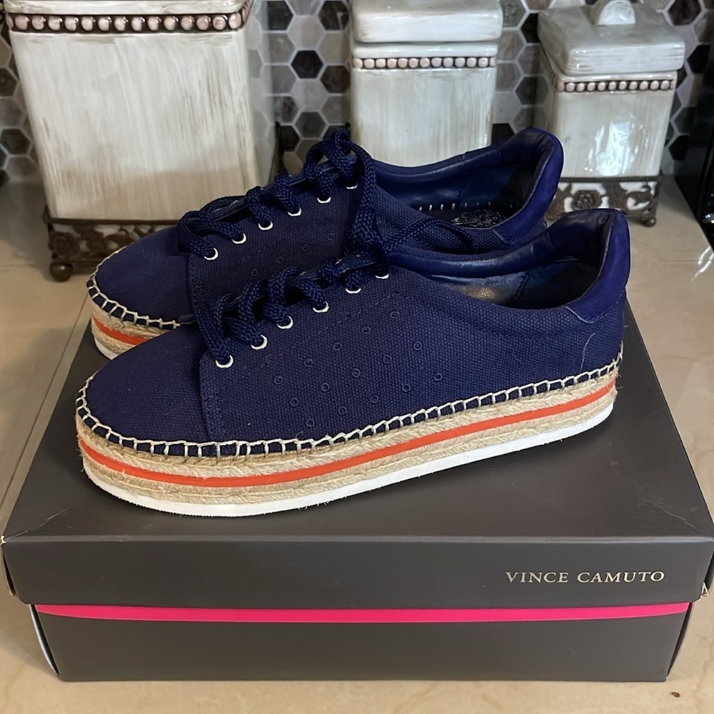 Vince Camuto VC-Jannel canvas fabric shoes 7.5M